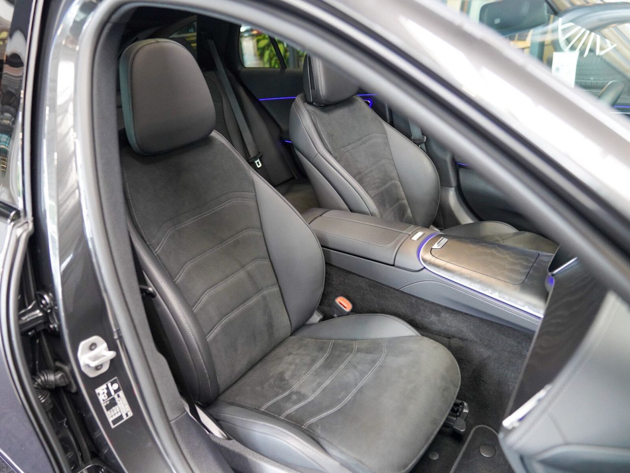 Mercedes-Benz E-Klasse – Bild 11
