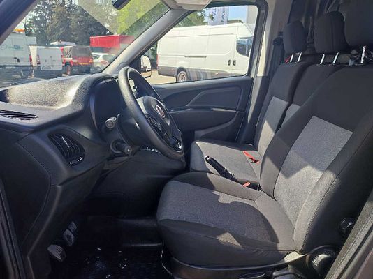 Vehicle image 10 / 10