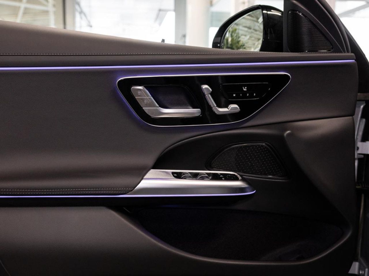 Mercedes-Benz E-Klasse – Bild 12