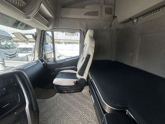 Vehicle image 14 / 14