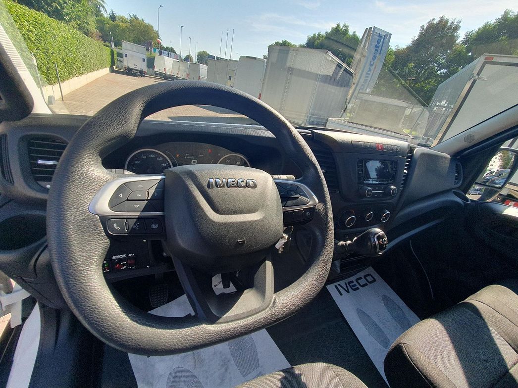 IVECO | IVECO DAILY 35C14 CON GRU E CASSONE FISSO