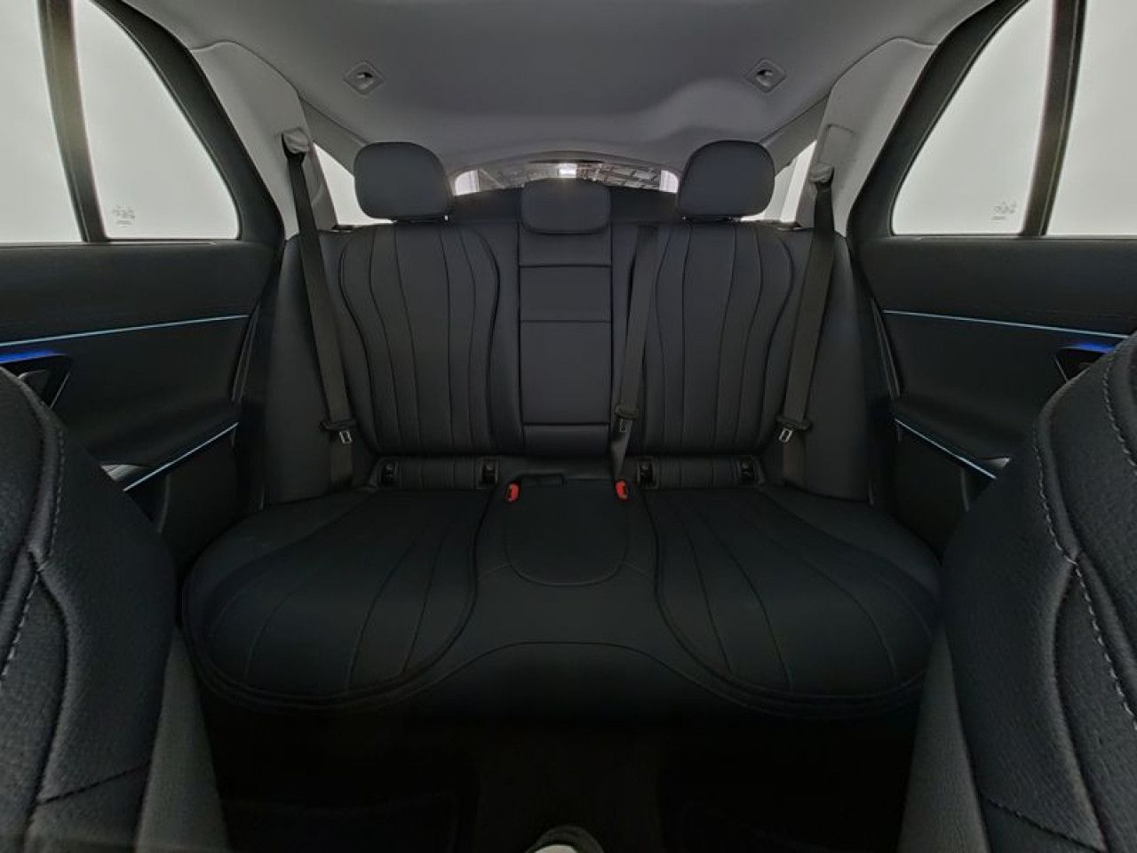 Mercedes-Benz E-Klasse – Bild 9