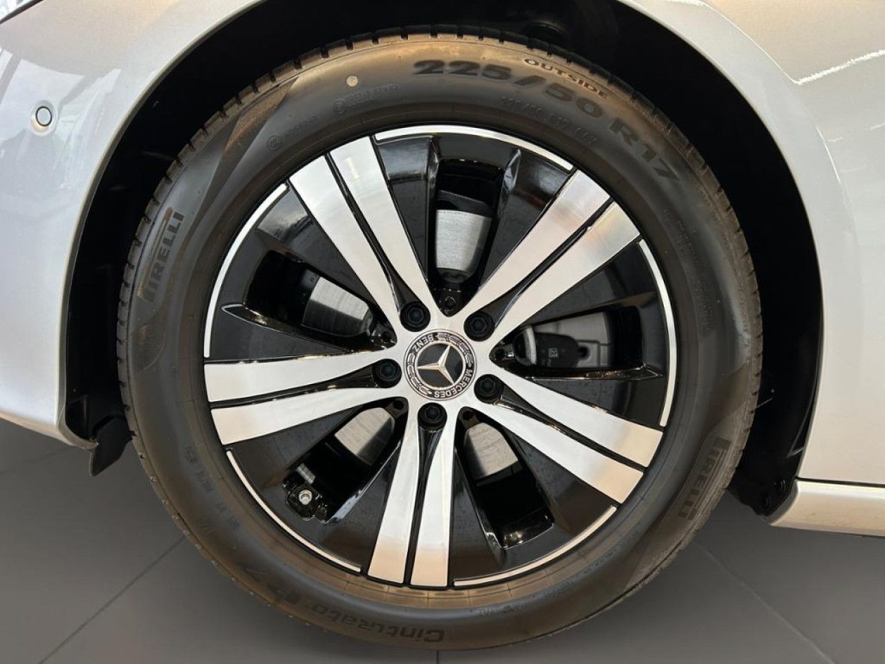 Mercedes-Benz C-Klasse – Bild 8