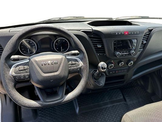 Vehicle image 12 / 14