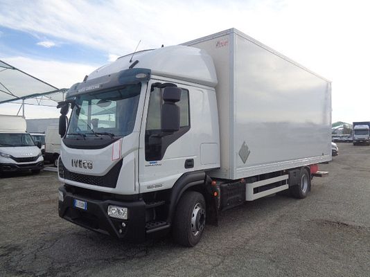 Vehicle image 1 / 18