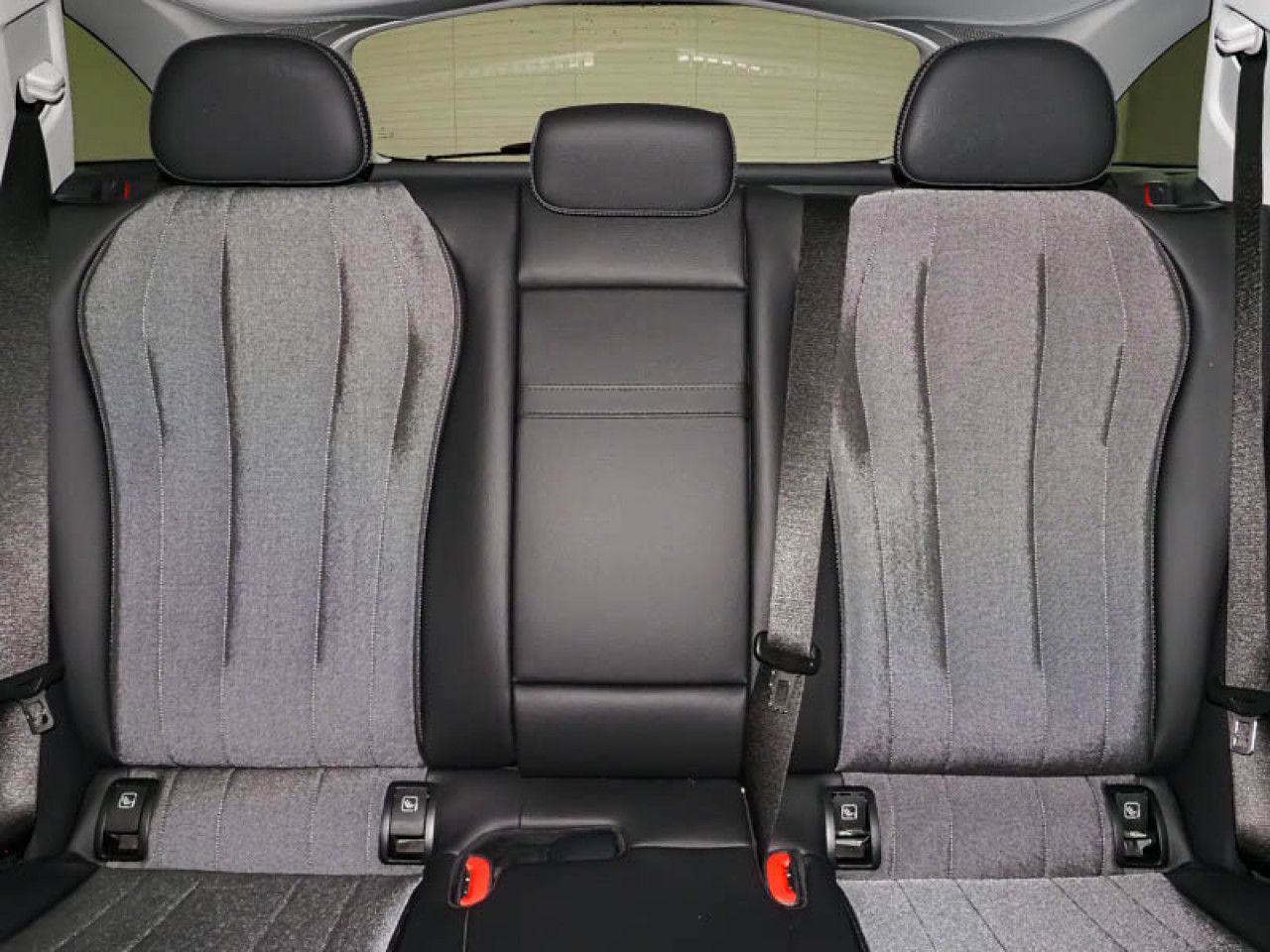 Mercedes-Benz E-Klasse – Bild 8