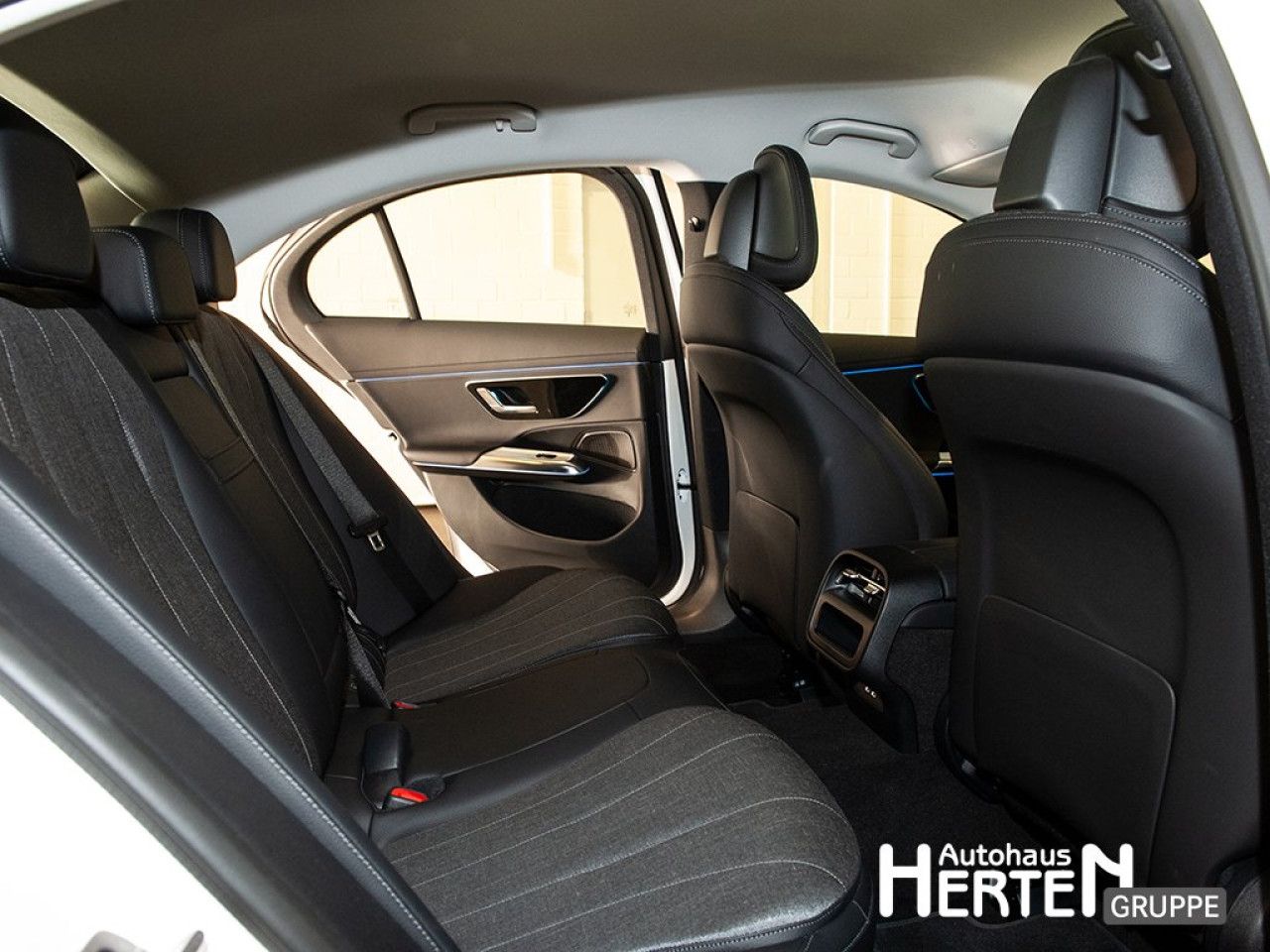 Mercedes-Benz E-Klasse – Bild 17