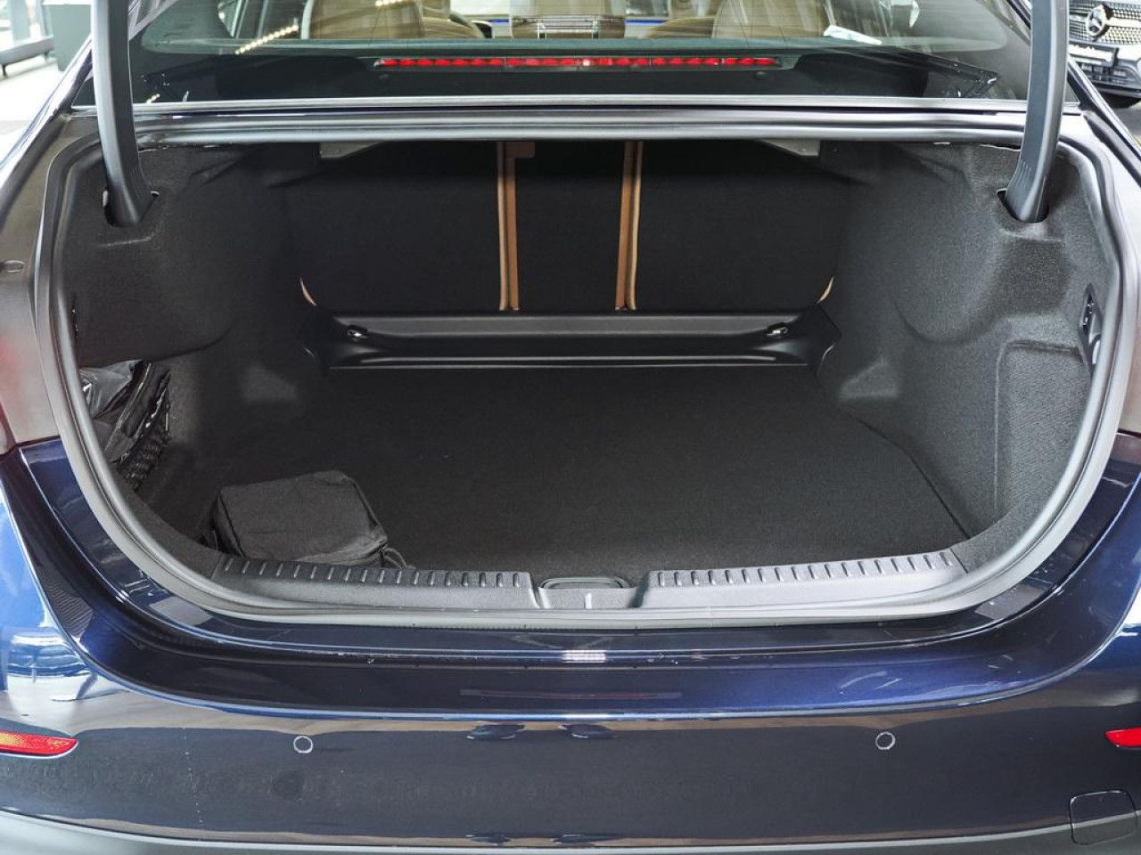 Mercedes-Benz E-Klasse – Bild 19