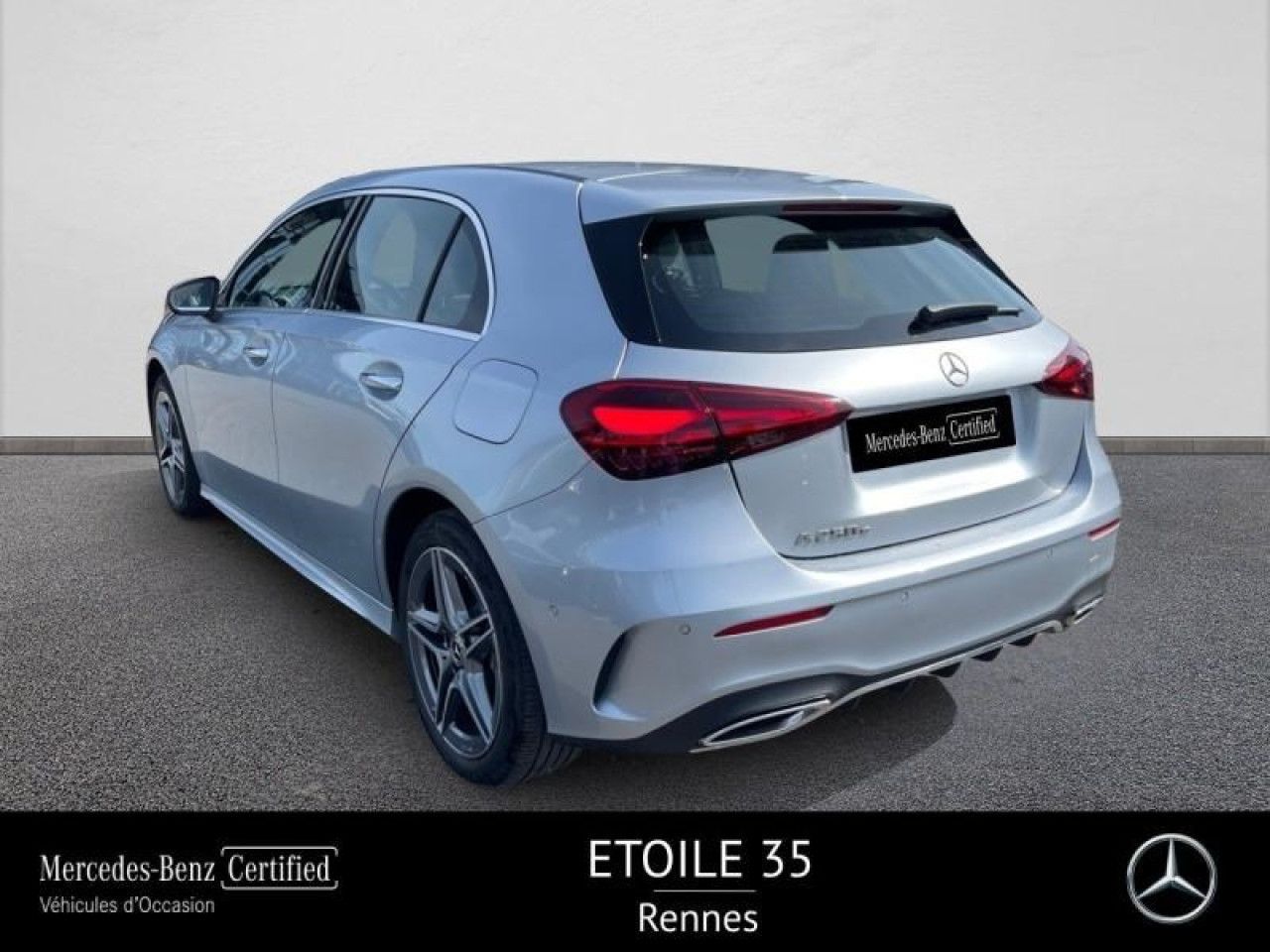 Photo du v&eacute;hicule 3 / 18