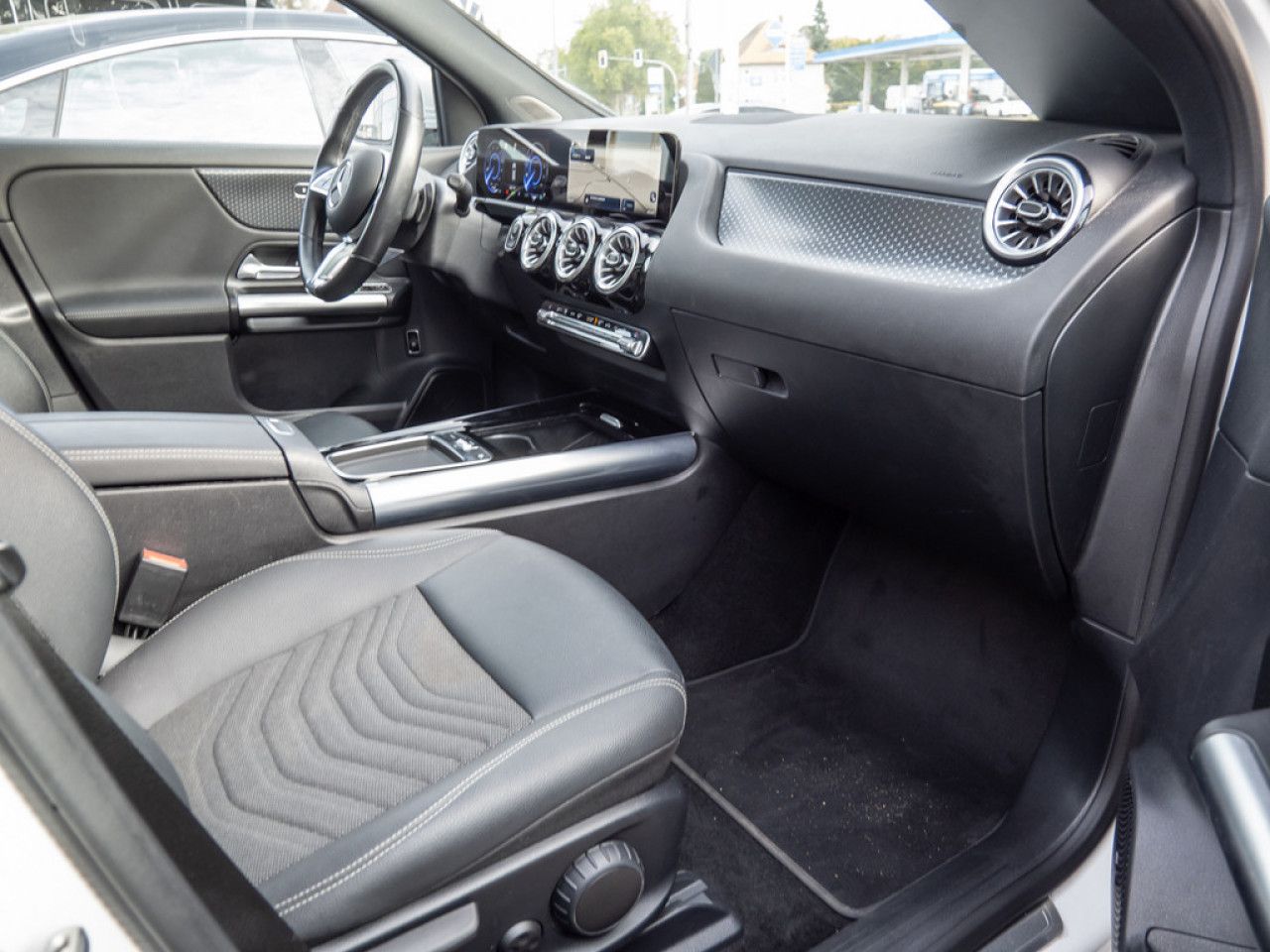 Mercedes-Benz EQA – Bild 2