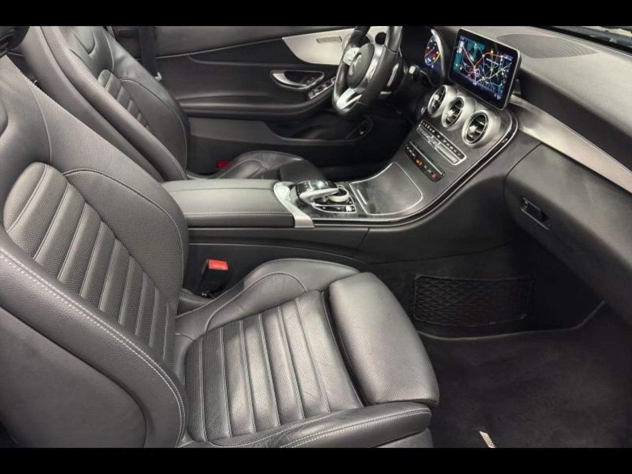 Photo du v&eacute;hicule 13 / 18