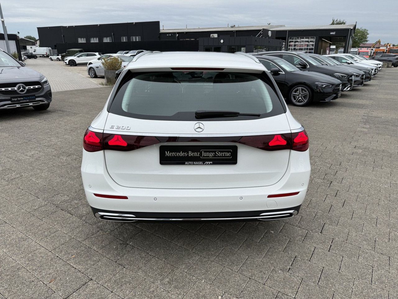 Mercedes-Benz E-Klasse – Bild 9