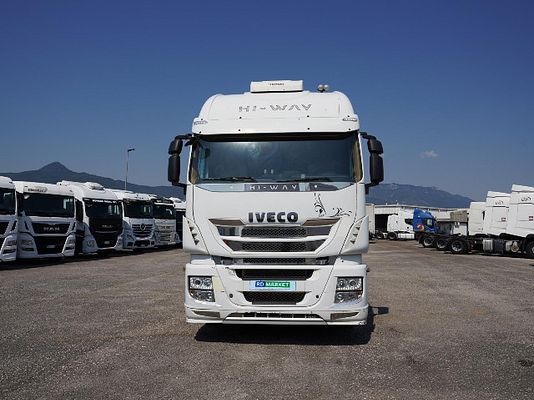 Vehicle image 8 / 14