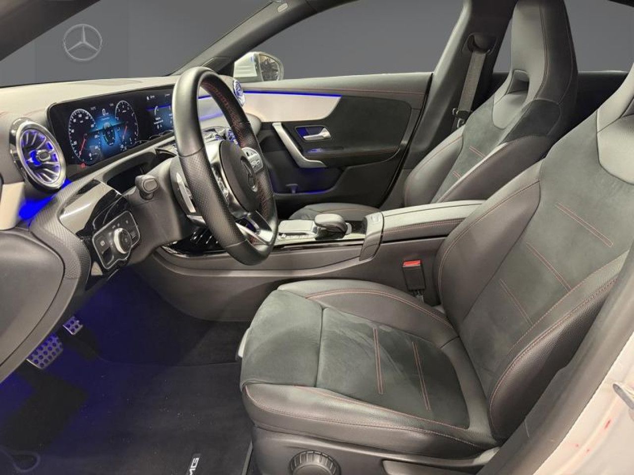 Photo du v&eacute;hicule 12 / 18