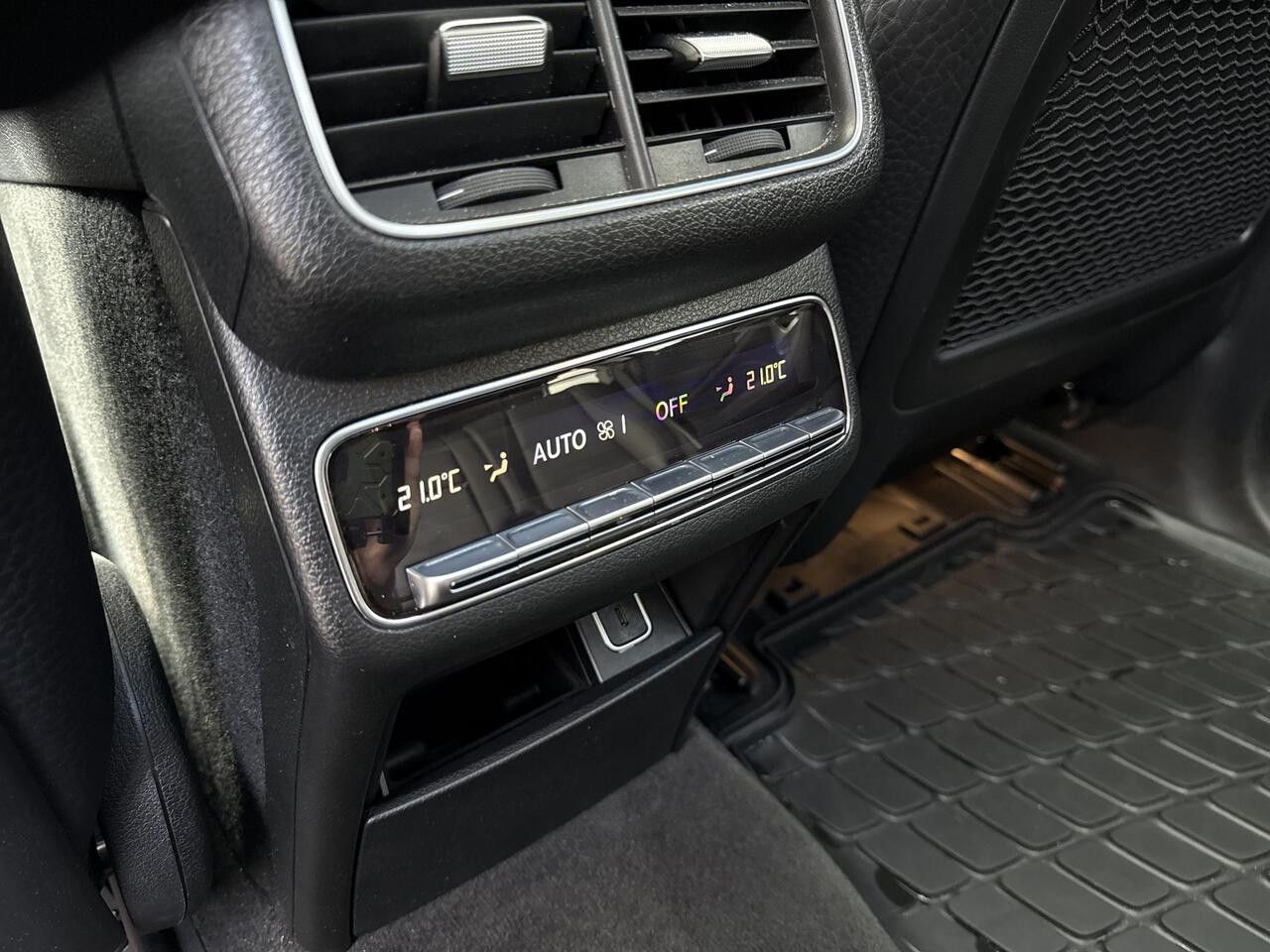 Zdjęcie pojazdu 12 / 20