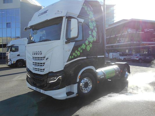 Vehicle image 2 / 9