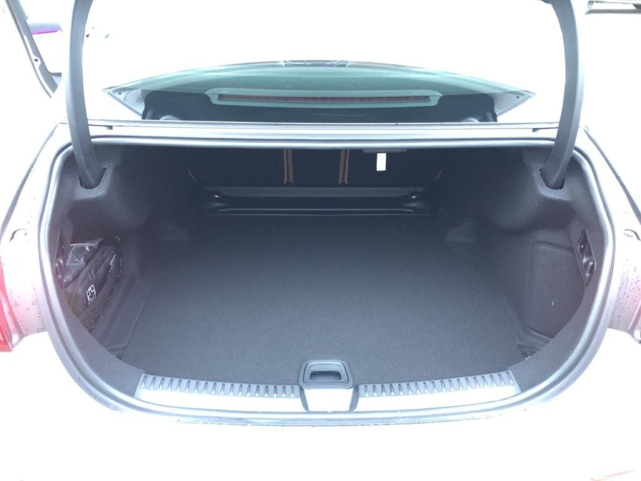Mercedes-Benz E-Klasse – Bild 12