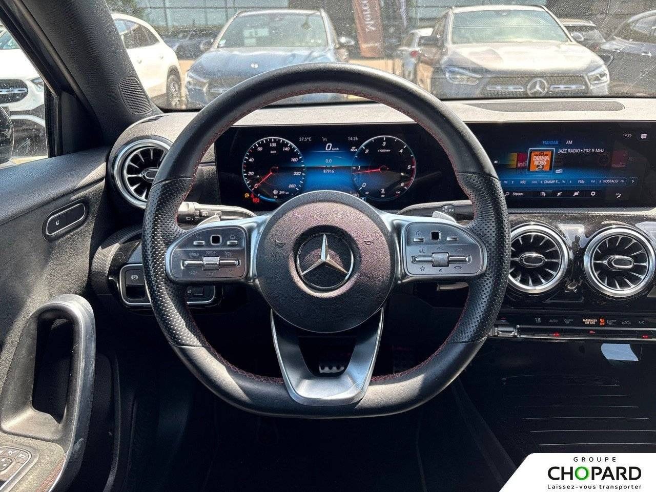 Photo du v&eacute;hicule 16 / 18