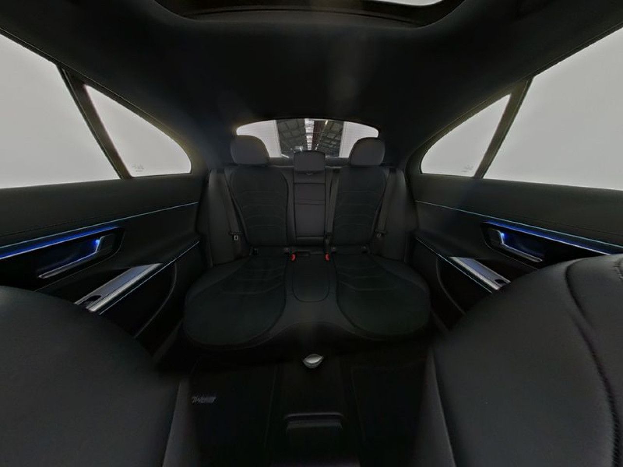 Mercedes-Benz E-Klasse – Bild 9