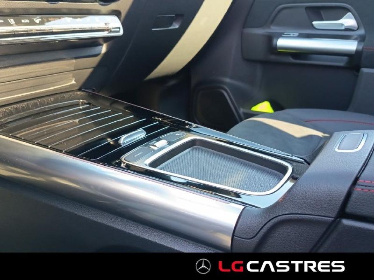 Photo du v&eacute;hicule 13 / 18