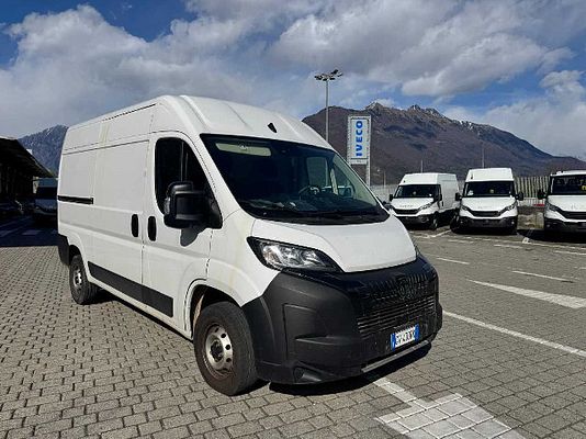 Vehicle image 7 / 9