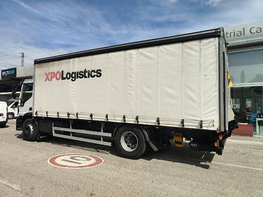 Vehicle image 3 / 20