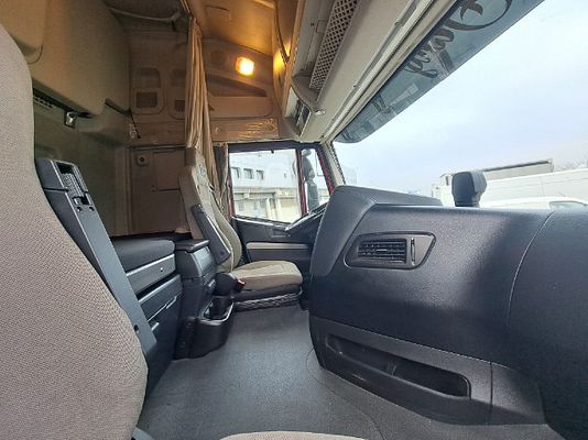 Vehicle image 5 / 15