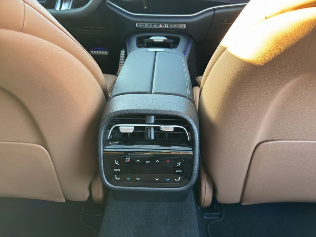 Mercedes-Benz E-Klasse – Bild 12