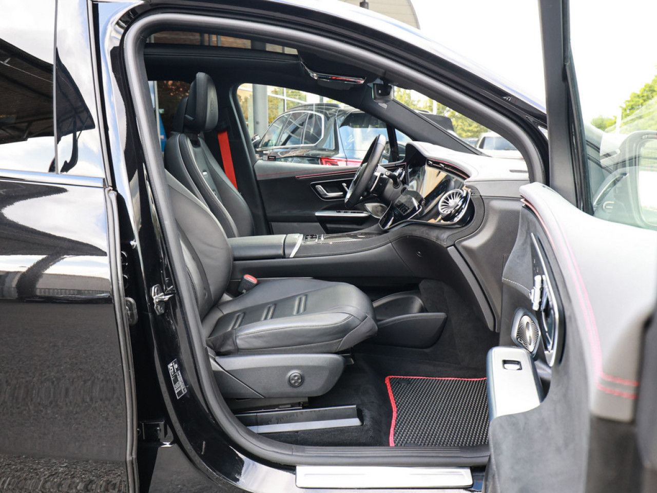 Mercedes-Benz EQE SUV – Bild 2