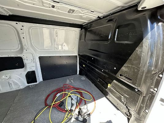 Vehicle image 5 / 16