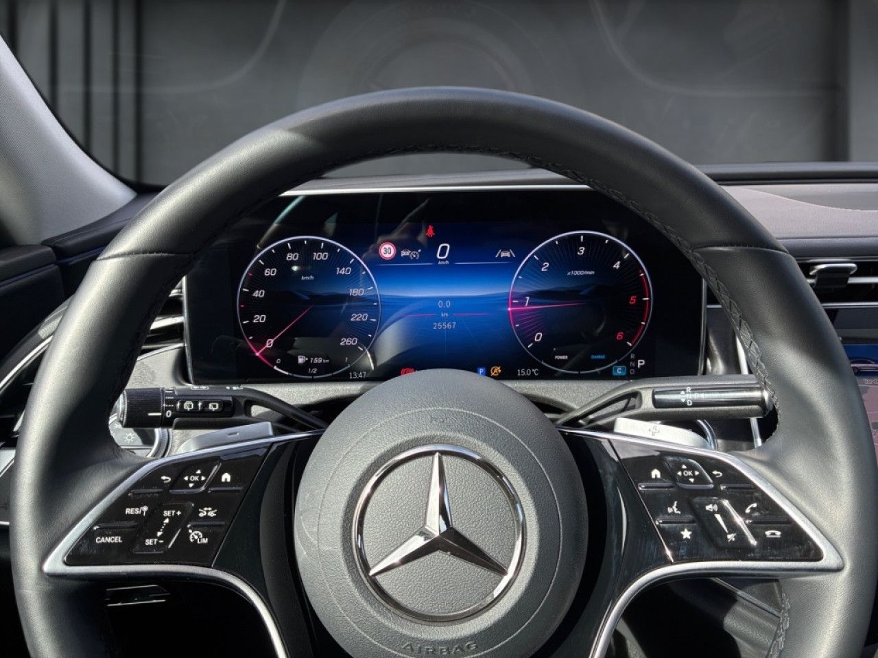 Mercedes-Benz E-Klasse – Bild 7