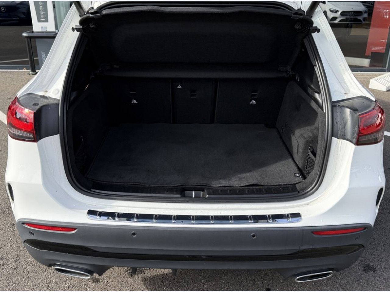 Photo du v&eacute;hicule 10 / 18