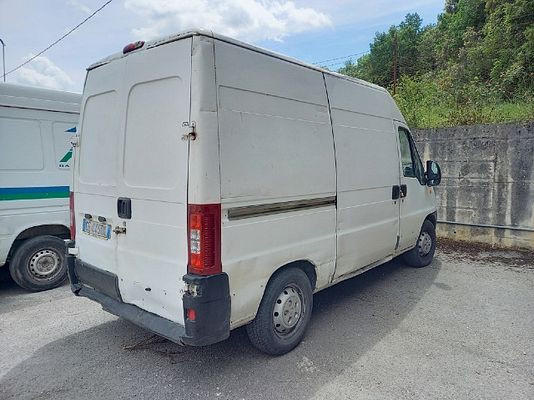 Immagine del veicolo 1 / 3