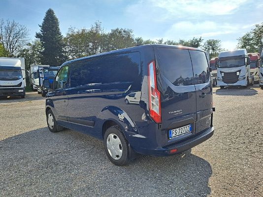 Vehicle image 9 / 13