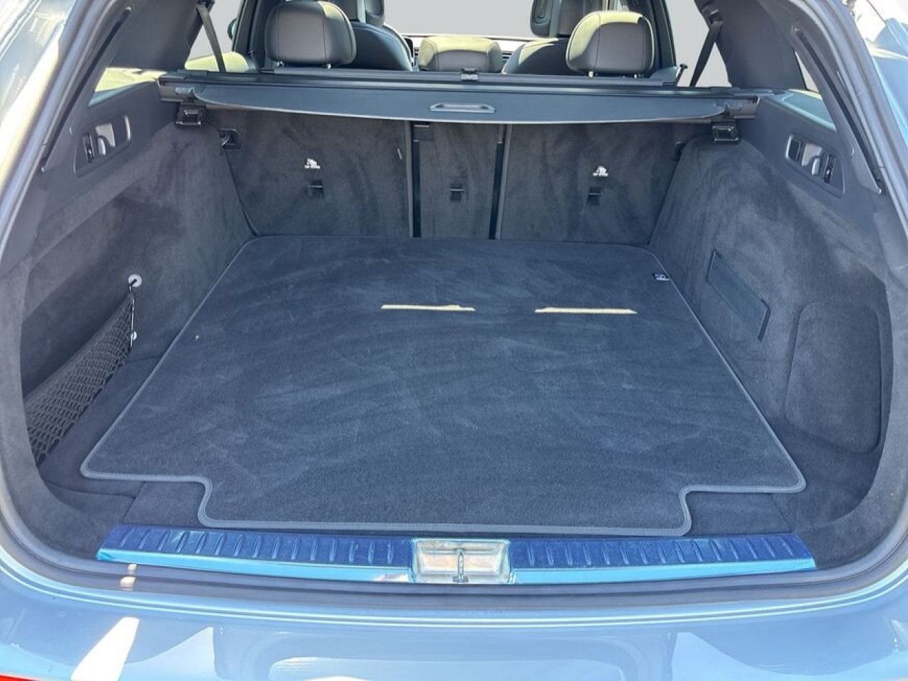 Mercedes-Benz E-Klasse – Bild 9
