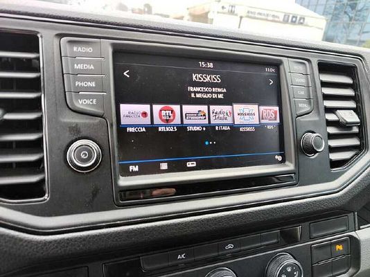 Vehicle image 12 / 15