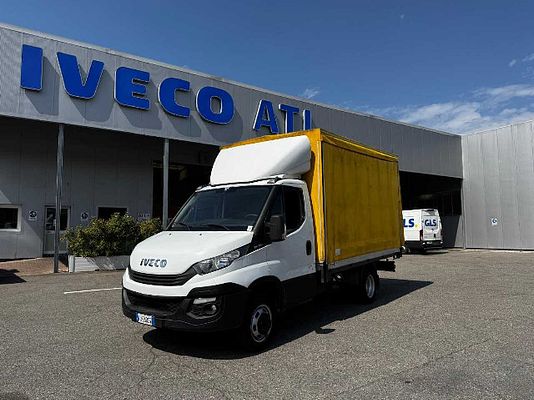 Vehicle image 1 / 10