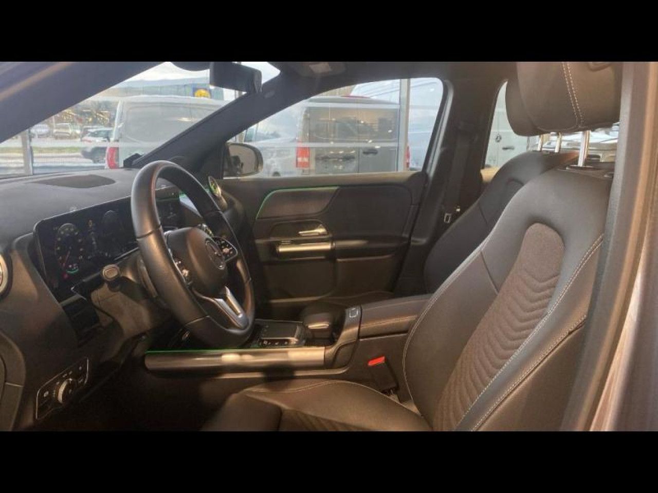 Photo du v&eacute;hicule 12 / 18