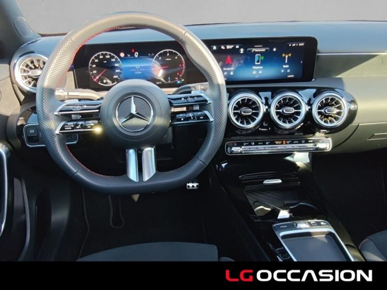 Photo du v&eacute;hicule 9 / 18