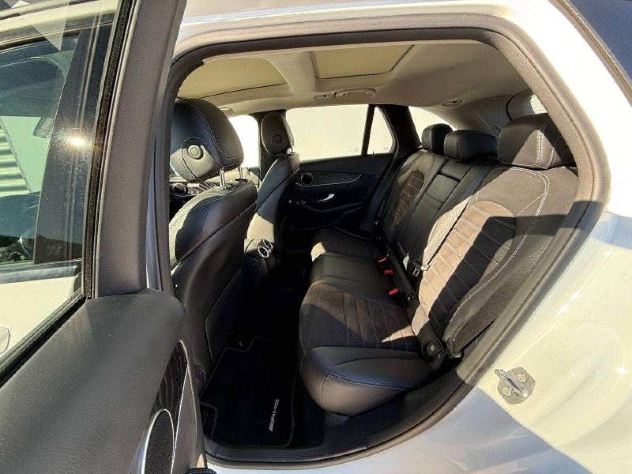 Photo du v&eacute;hicule 12 / 18