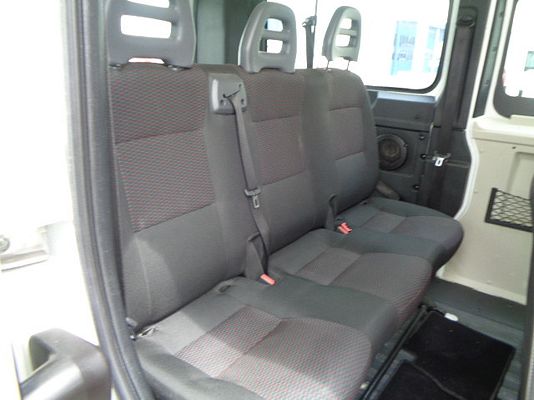 Vehicle image 11 / 15