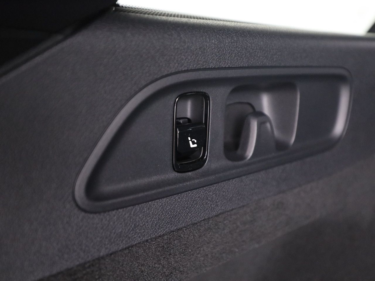 Mercedes-Benz E-Klasse – Bild 26