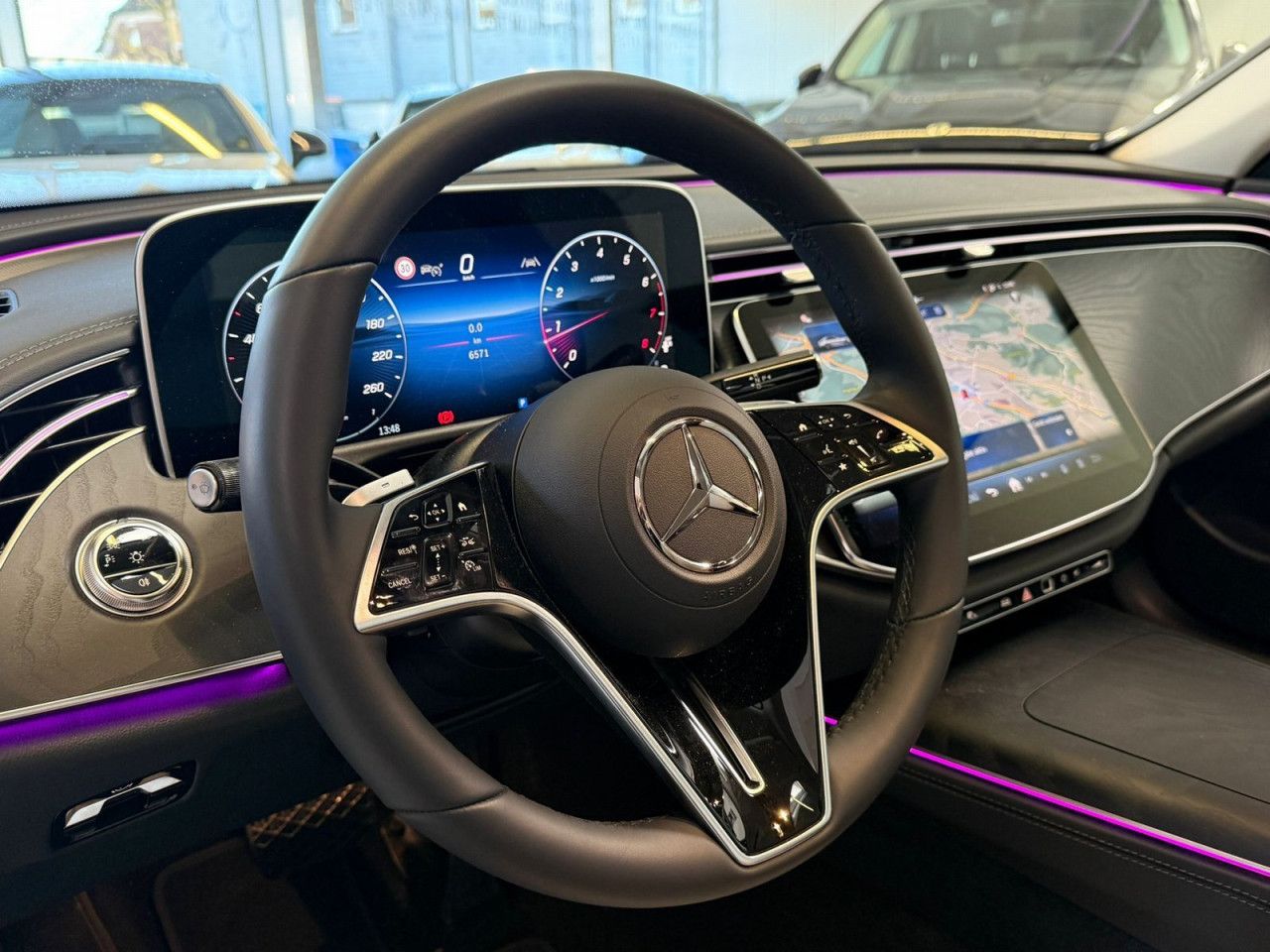 Mercedes-Benz E-Klasse – Bild 13
