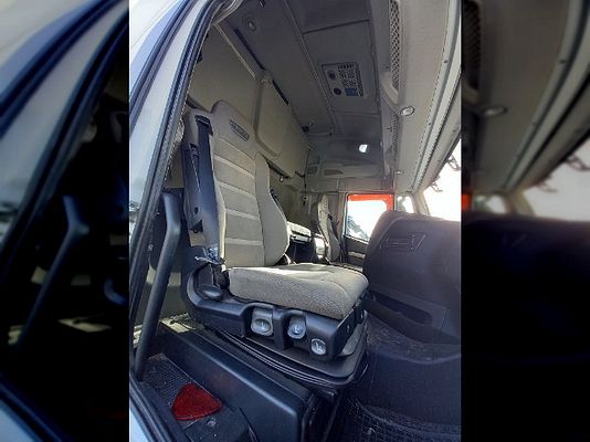 Vehicle image 3 / 4