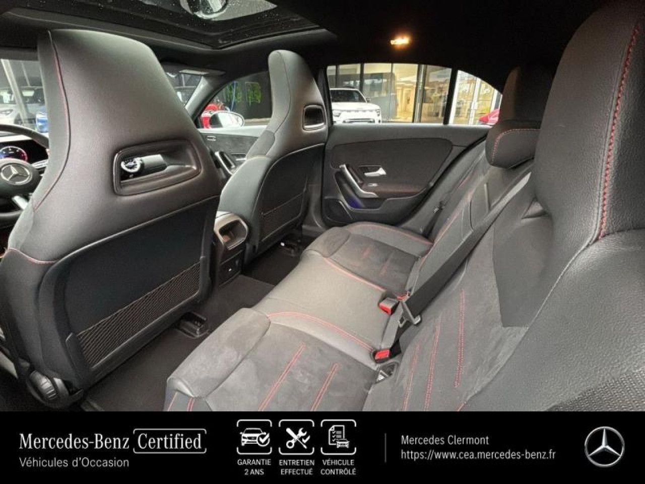 Photo du v&eacute;hicule 16 / 18