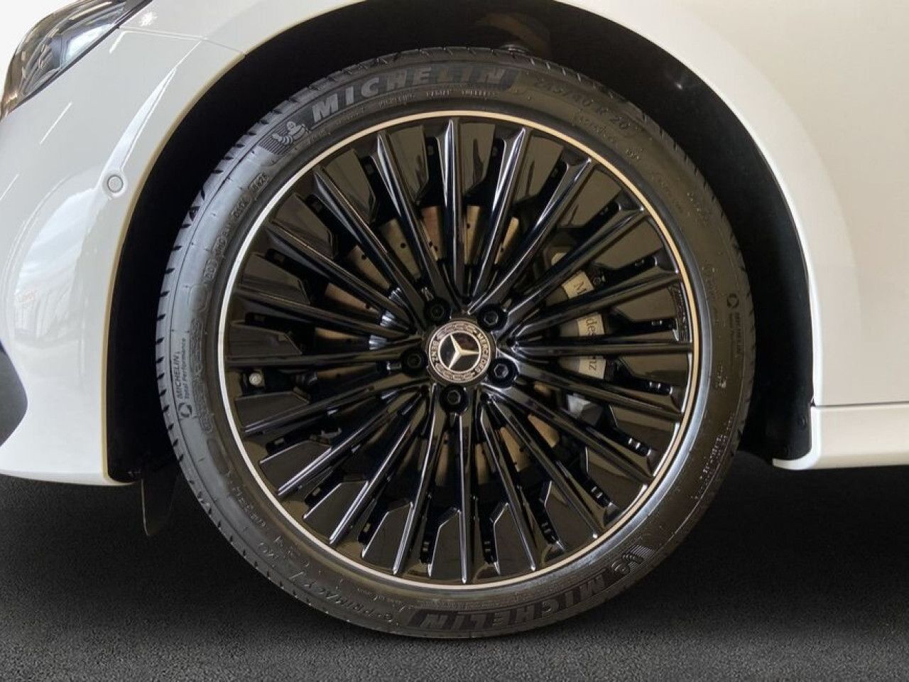 Mercedes-Benz E-Klasse – Bild 7