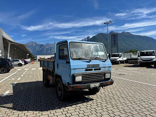 Vehicle image 5 / 8