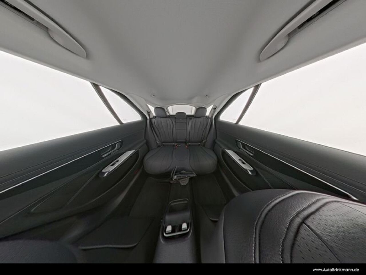 Mercedes-Benz E-Klasse – Bild 8