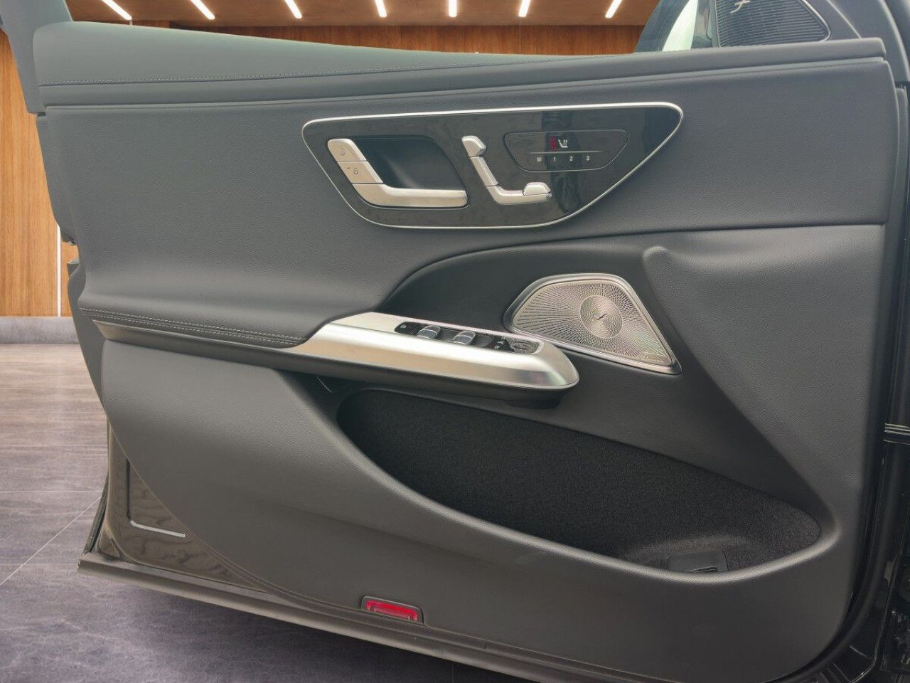 Mercedes-Benz E-Klasse – Bild 14