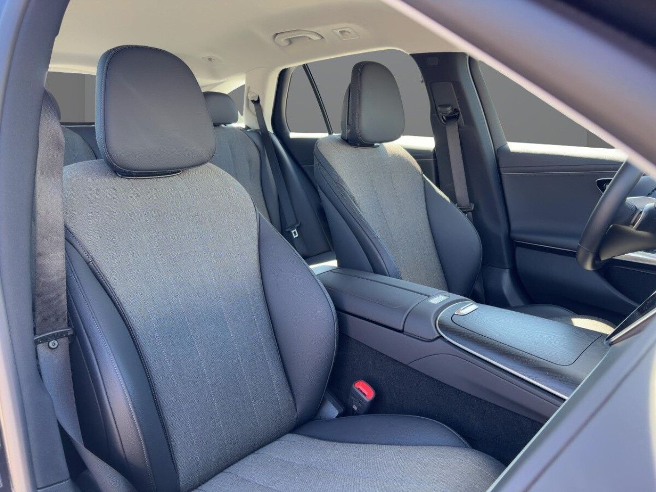 Mercedes-Benz E-Klasse – Bild 18
